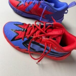 Puma Skoot Zeros Size 5 1/2 boys Basketball Sneakers